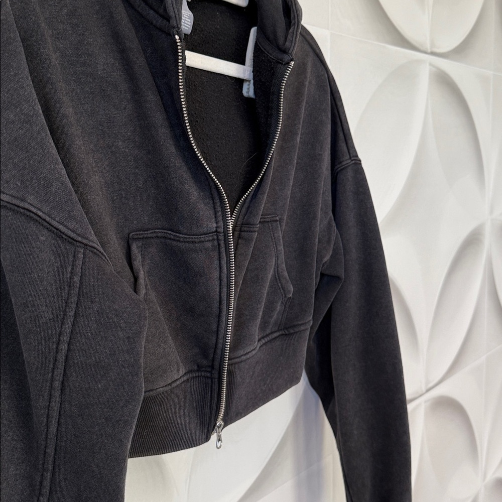 Tilly’s Black Faded Hoodie Zip-Up - Picture 8 of 9
